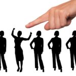 Immagine di donne al lavoro, simbolo delle opportunità offerte dall'opzione donna 2026.